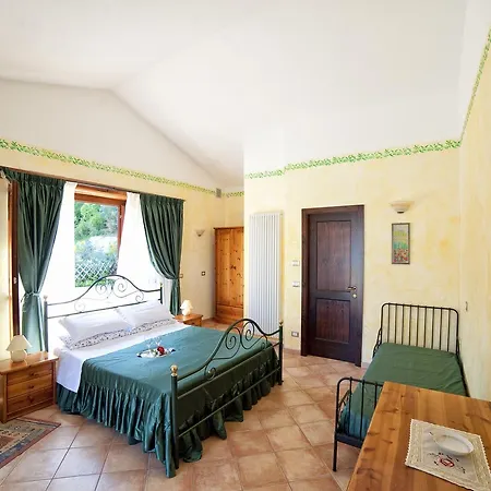 Agriturismo Gli Ulivi ファームステイ チンゴリ
